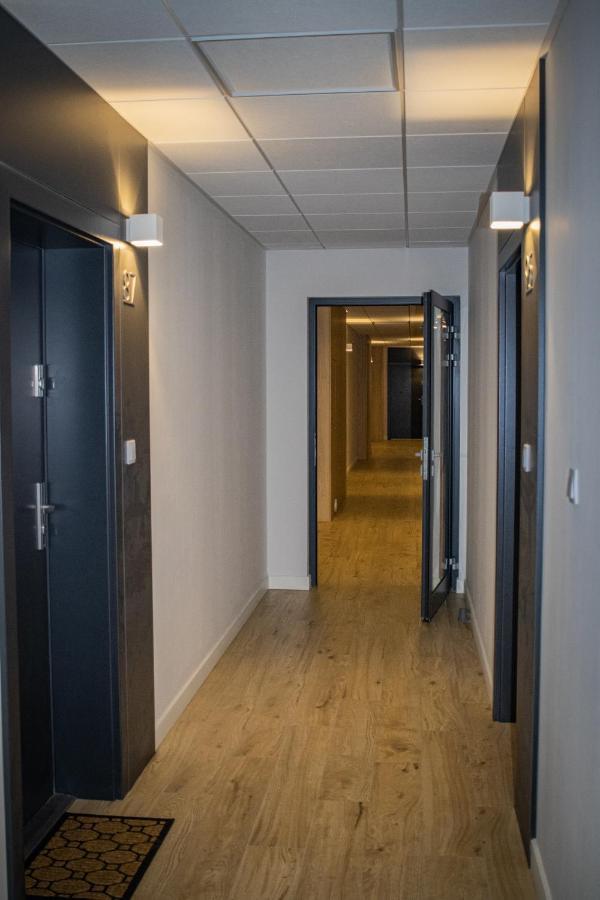 Urban Space Apartament 80 - Free Parking Wrocław Buitenkant foto